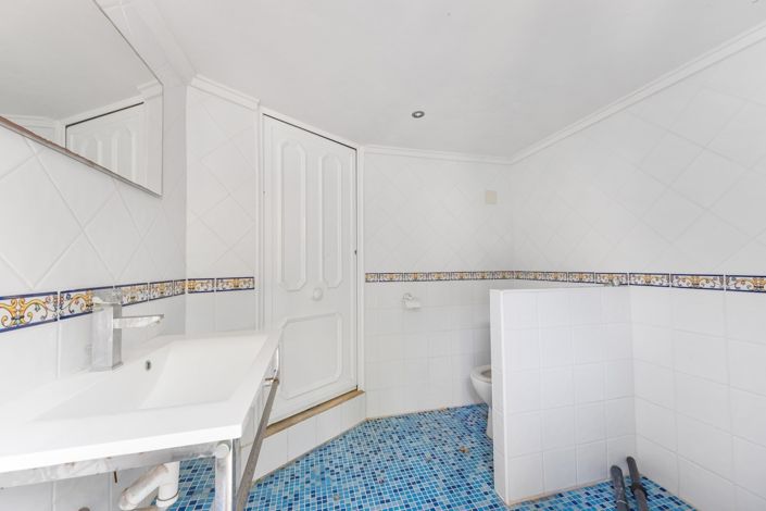 Image No.35-3 Bed House for sale