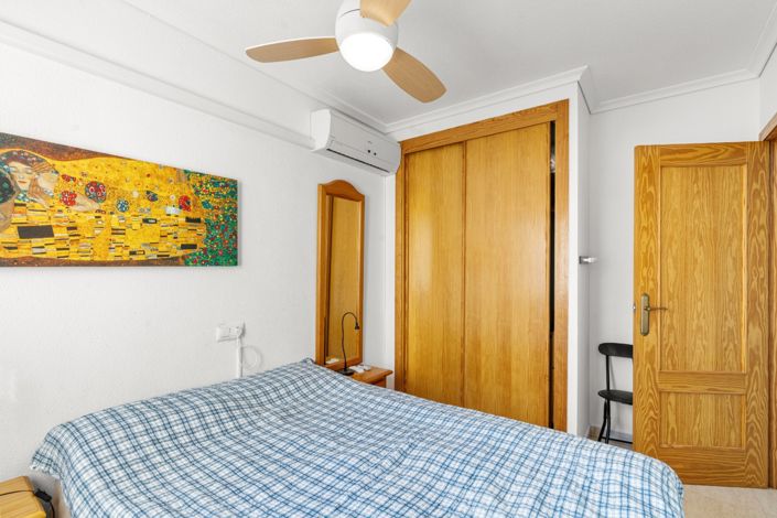 Image No.17-2 Bed Townhouse for sale