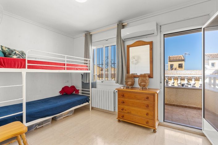 Image No.19-2 Bed Townhouse for sale