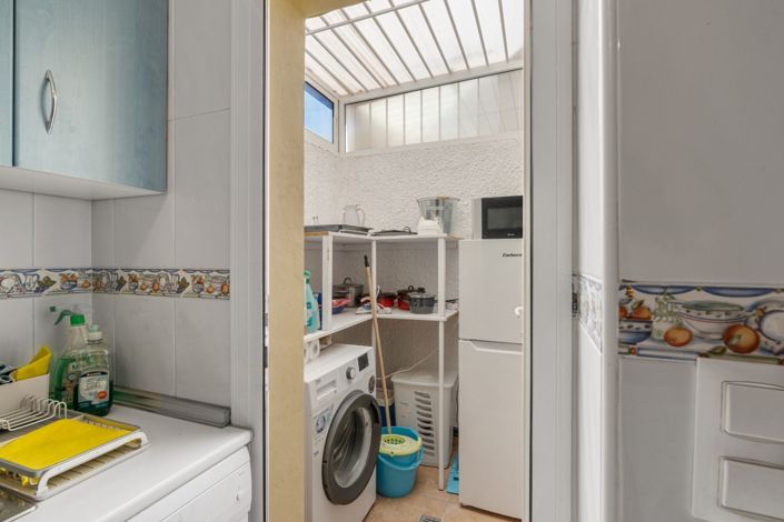 Image No.9-2 Bed Townhouse for sale