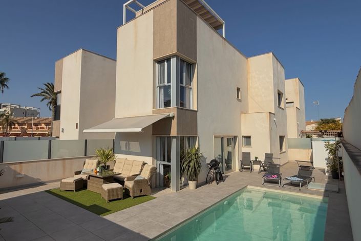 Image No.26-3 Bed Villa for sale