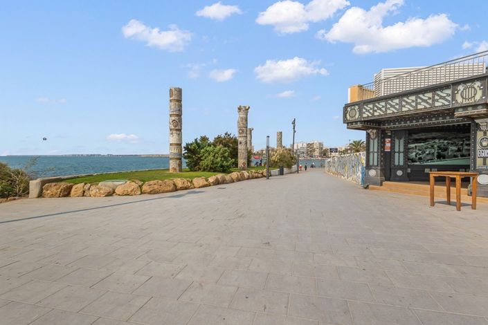 Image No.17-2 Bed Apartment for sale