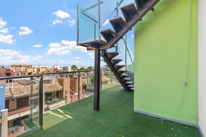 Image No.25-3 Bed Penthouse for sale