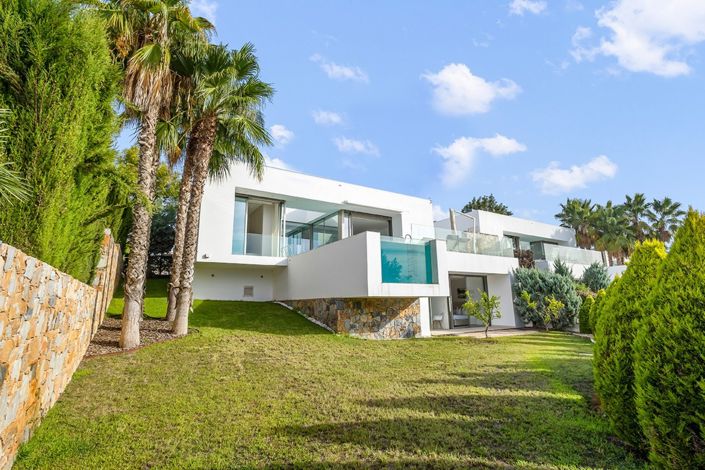 Image No.2-3 Bed Villa for sale