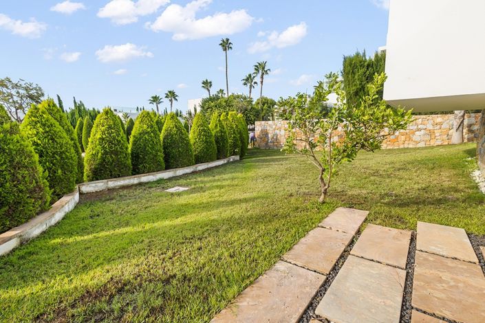 Image No.26-3 Bed Villa for sale