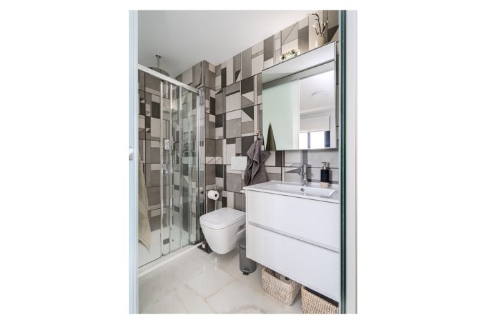 Image No.13-2 Bed Apartment for sale