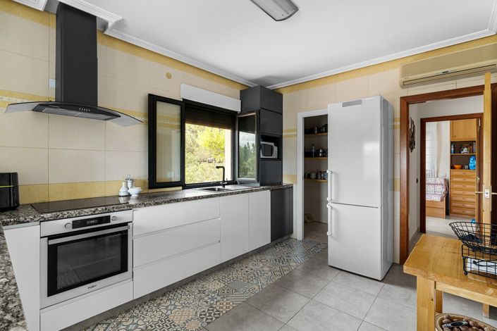 Image No.10-5 Bed Villa for sale