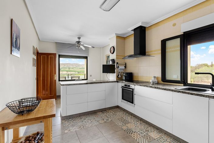 Image No.11-5 Bed Villa for sale