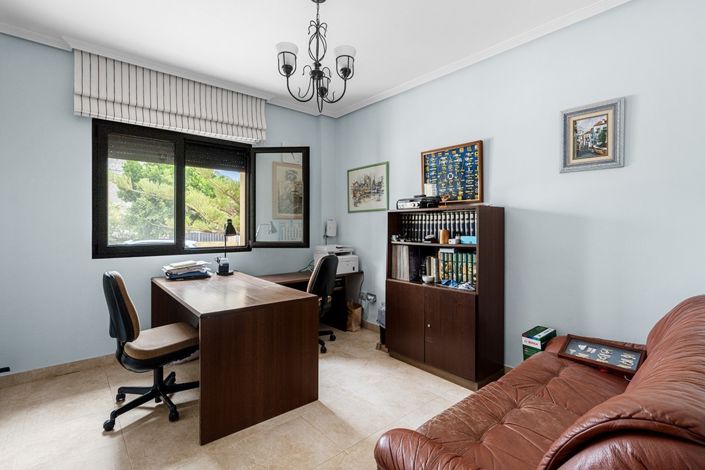 Image No.14-5 Bed Villa for sale