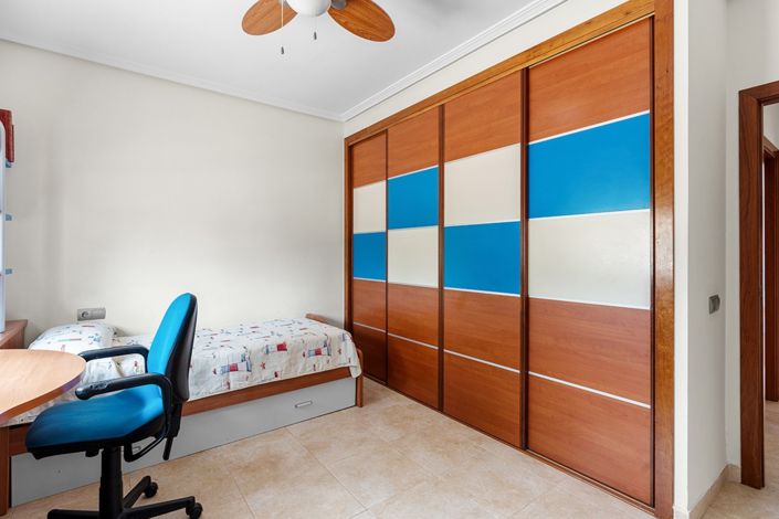 Image No.17-5 Bed Villa for sale