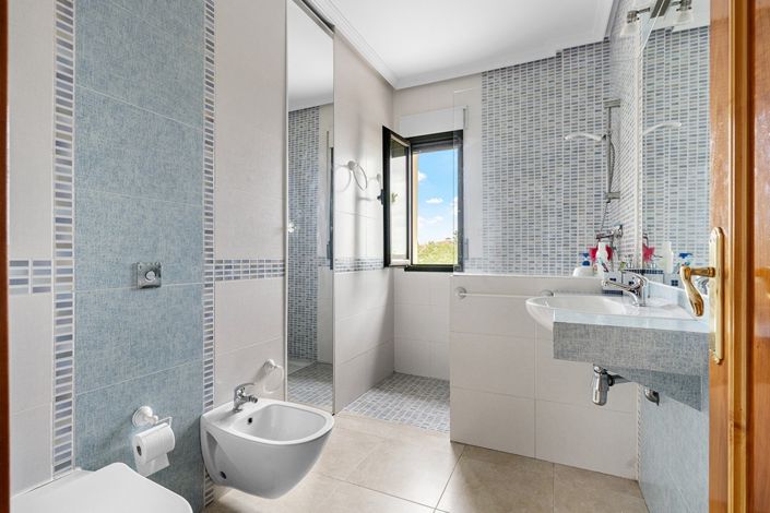 Image No.19-5 Bed Villa for sale