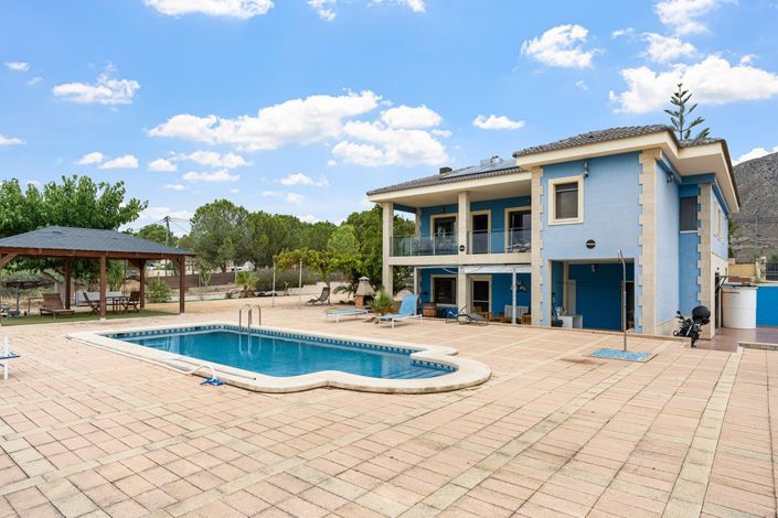 Image No.2-5 Bed Villa for sale