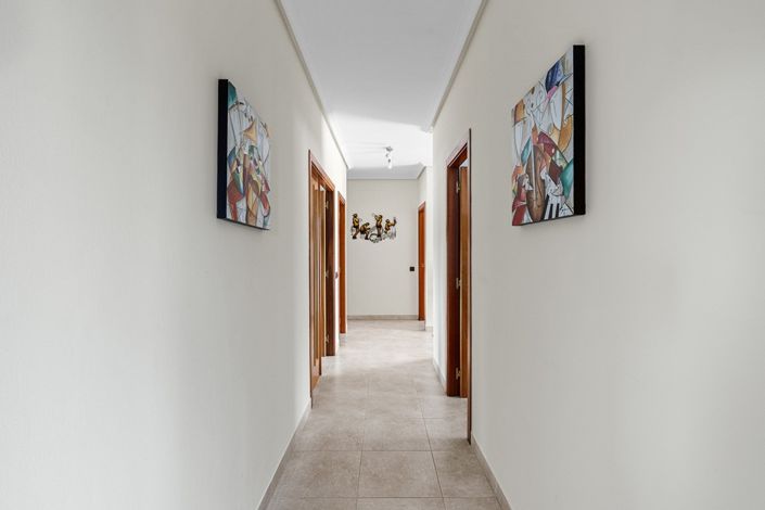 Image No.20-5 Bed Villa for sale