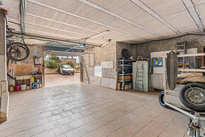 Image No.42-5 Bed Villa for sale