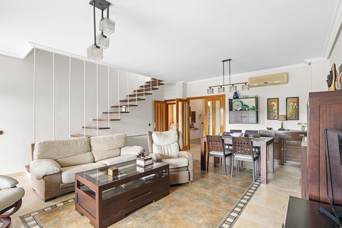 Image No.8-5 Bed Villa for sale