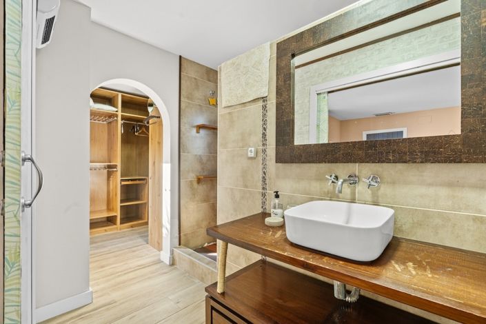 Image No.29-4 Bed Villa for sale