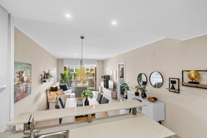 Image No.12-2 Bed Property for sale