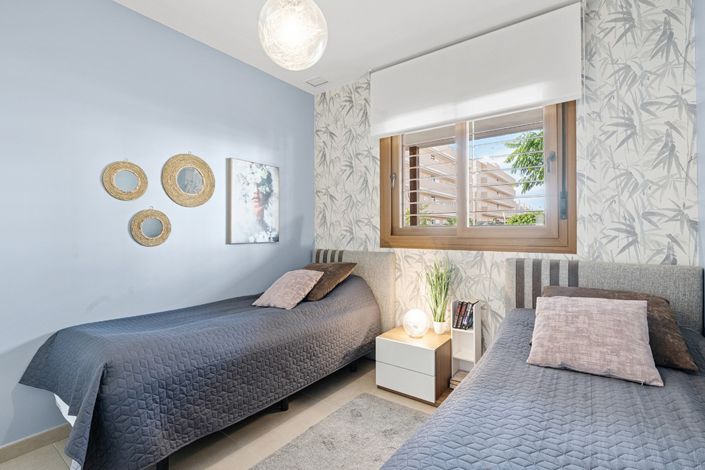 Image No.18-2 Bed Property for sale