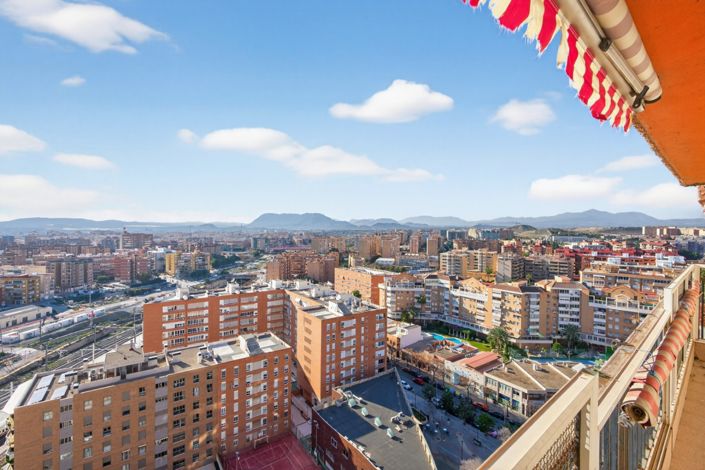 Image No.10-3 Bed Apartment for sale