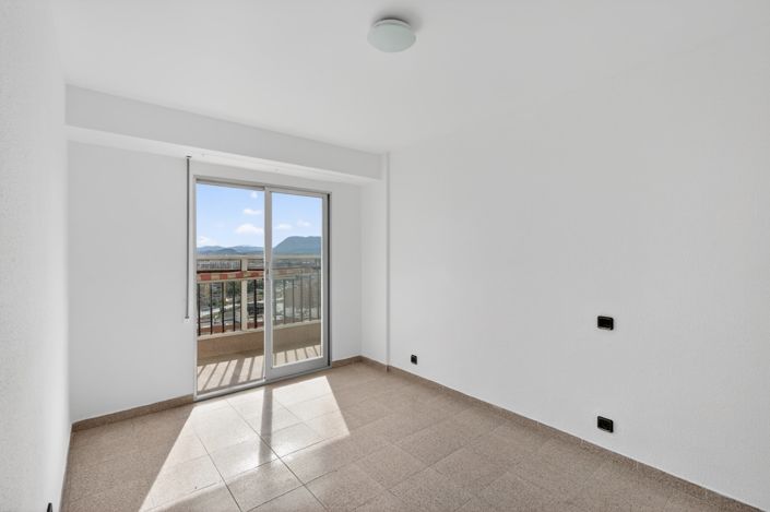 Image No.13-3 Bed Flat for sale