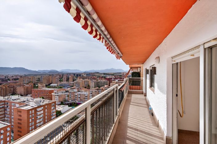 Image No.17-3 Bed Flat for sale