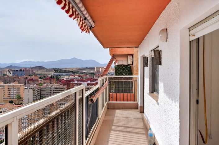 Image No.20-3 Bed Flat for sale