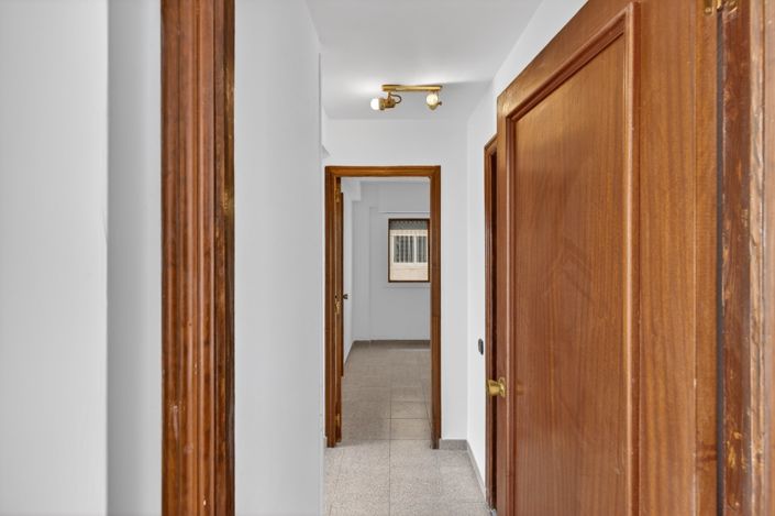 Image No.22-3 Bed Flat for sale
