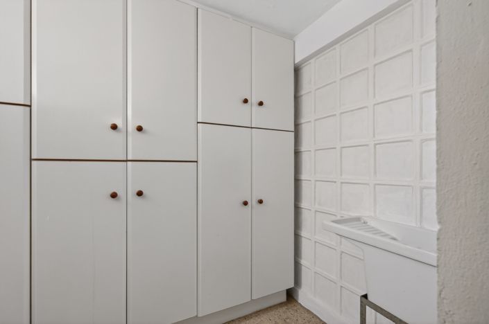 Image No.26-3 Bed Flat for sale