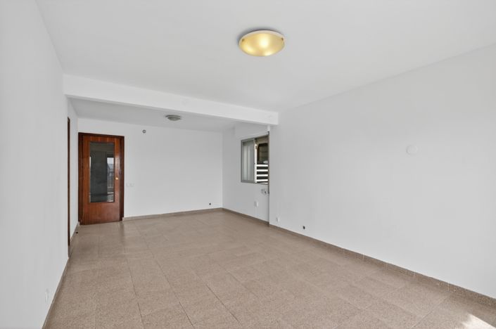 Image No.7-3 Bed Flat for sale