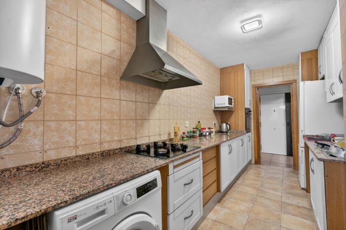 Image No.10-3 Bed Apartment for sale