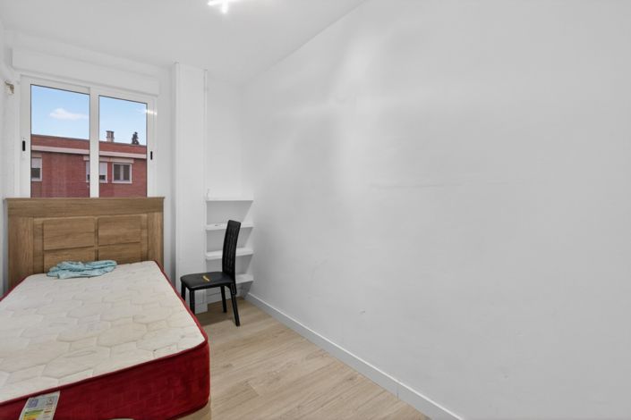 Image No.12-3 Bed Apartment for sale