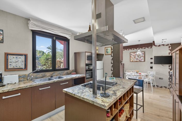 Image No.14-5 Bed Villa for sale