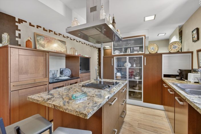 Image No.15-5 Bed Villa for sale