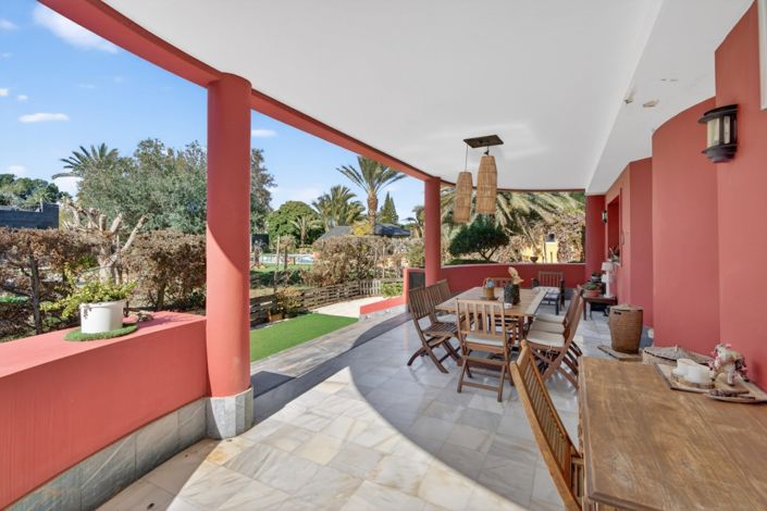 Image No.2-5 Bed Villa for sale