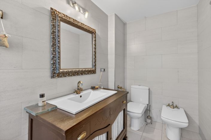 Image No.26-5 Bed Villa for sale