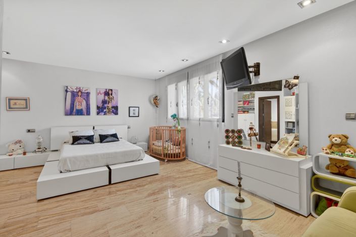 Image No.27-5 Bed Villa for sale