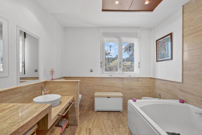 Image No.29-5 Bed Villa for sale