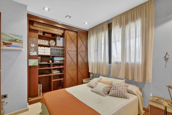 Image No.37-5 Bed Villa for sale