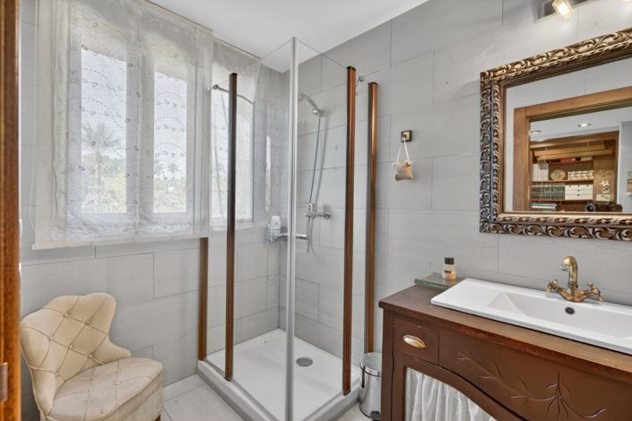 Image No.38-5 Bed Villa for sale