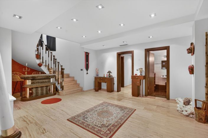 Image No.4-5 Bed Villa for sale