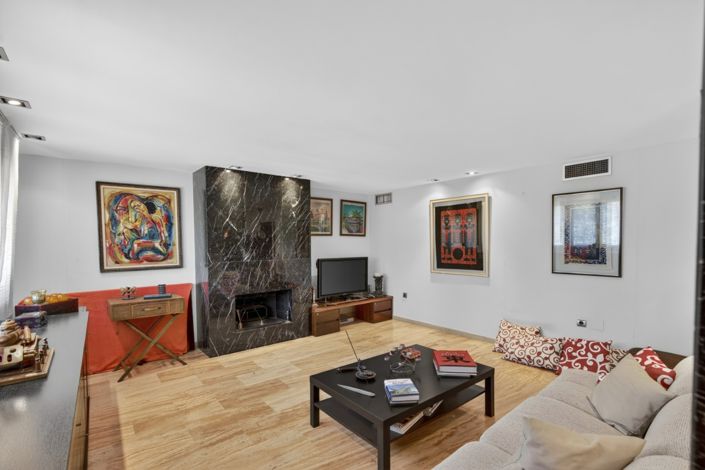 Image No.9-5 Bed Villa for sale