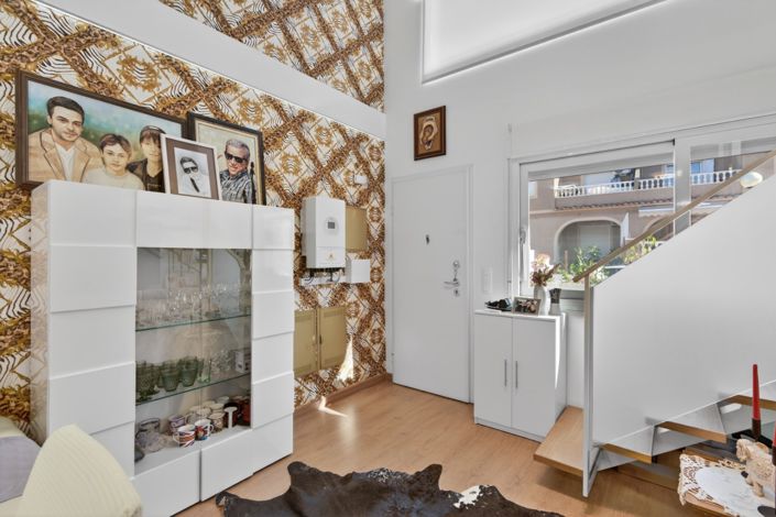 Image No.10-2 Bed Townhouse for sale