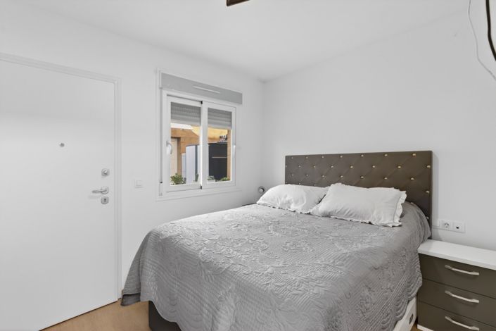 Image No.14-2 Bed Townhouse for sale