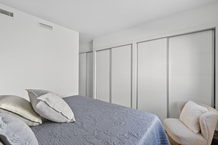 Image No.16-2 Bed Townhouse for sale