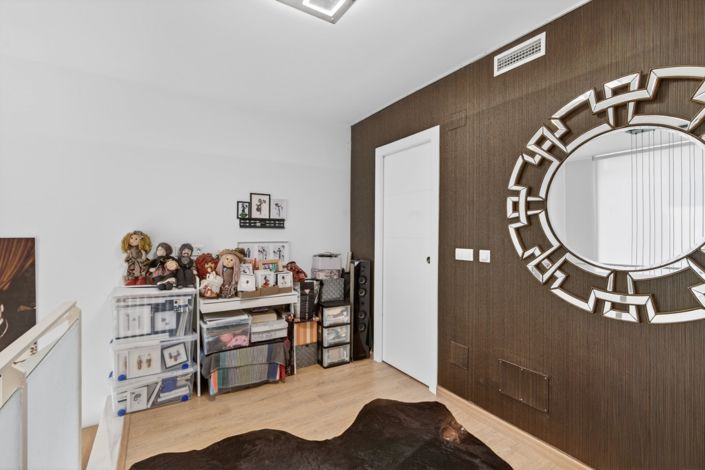 Image No.23-2 Bed Townhouse for sale