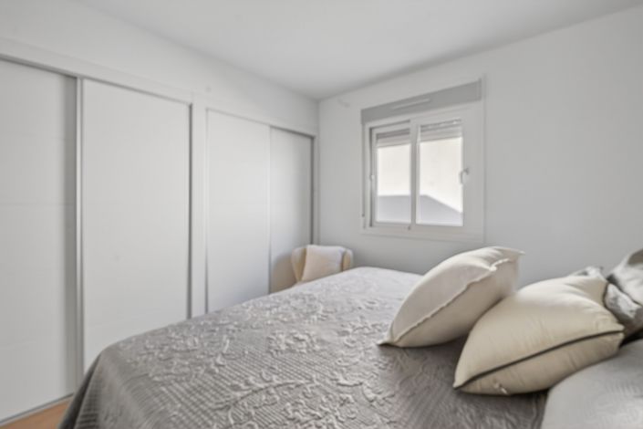 Image No.25-2 Bed Townhouse for sale