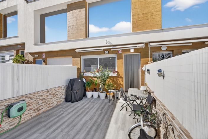 Image No.30-2 Bed Townhouse for sale