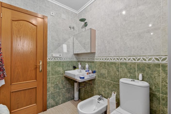 Image No.18-4 Bed Villa for sale