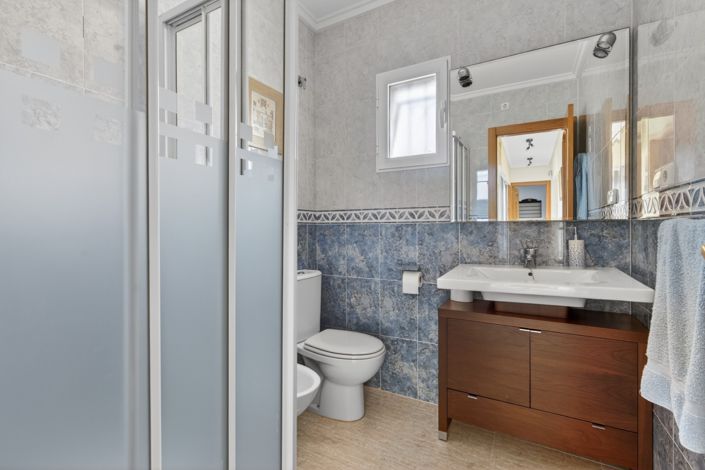 Image No.32-4 Bed Villa for sale