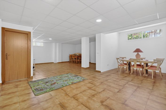 Image No.34-4 Bed Villa for sale